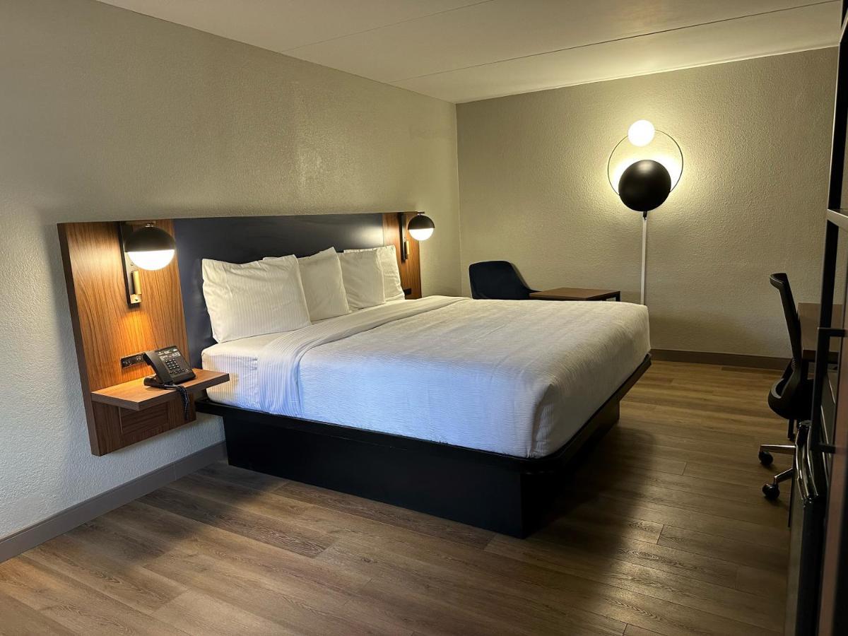 La Quinta Inn By Wyndham Huntsville Research Park Εξωτερικό φωτογραφία