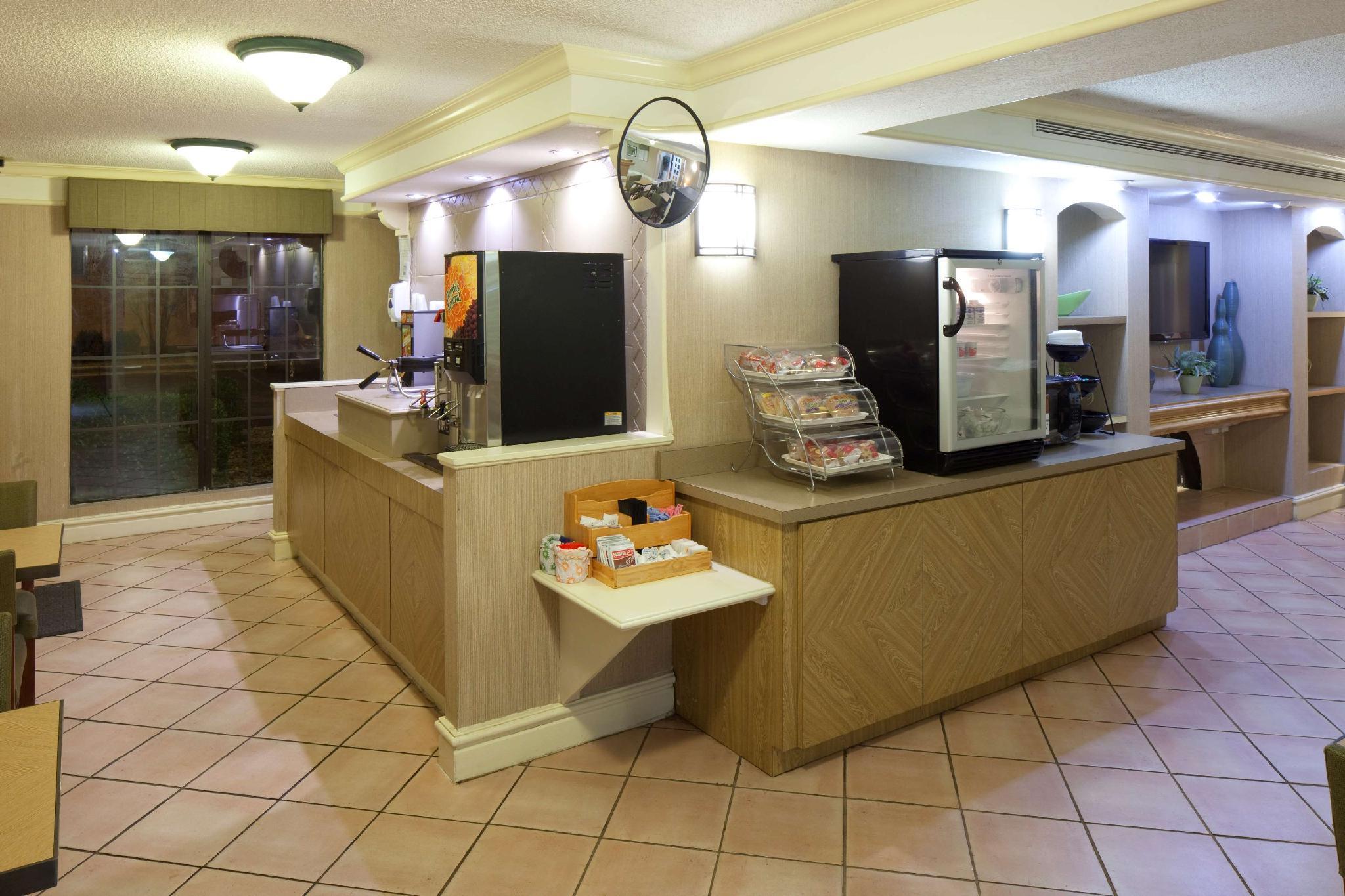 La Quinta Inn By Wyndham Huntsville Research Park Εξωτερικό φωτογραφία
