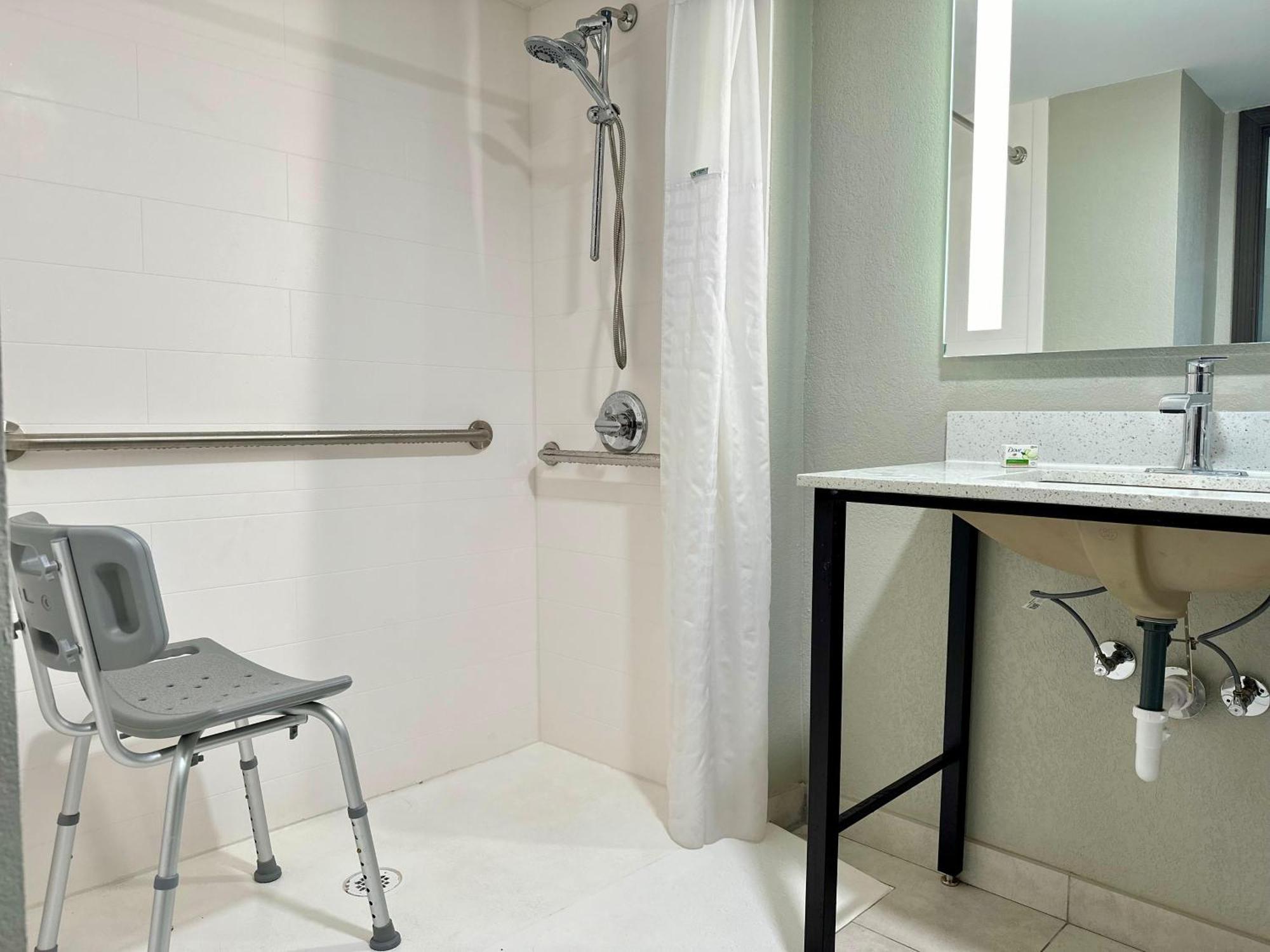 La Quinta Inn By Wyndham Huntsville Research Park Εξωτερικό φωτογραφία
