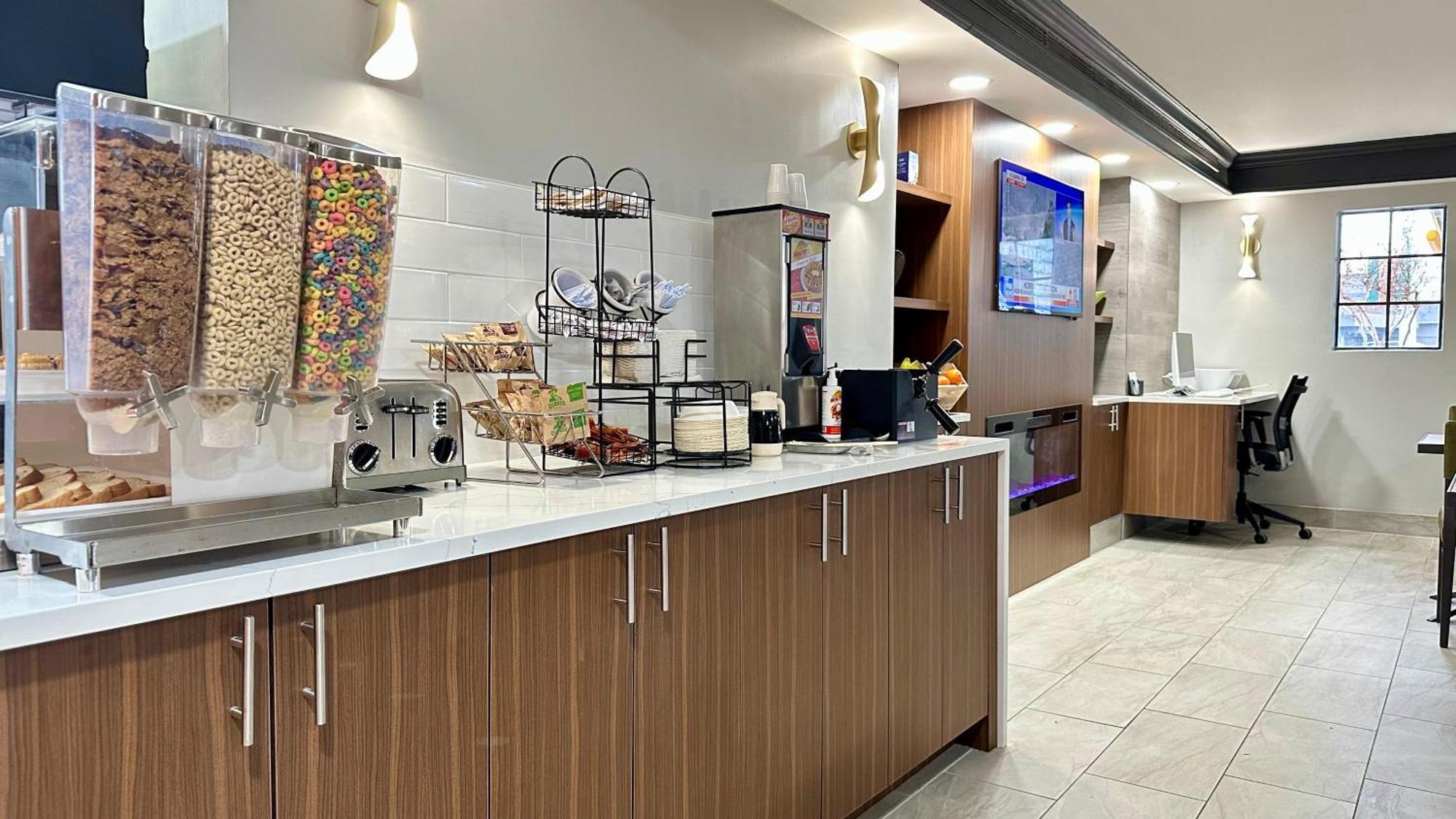 La Quinta Inn By Wyndham Huntsville Research Park Εξωτερικό φωτογραφία
