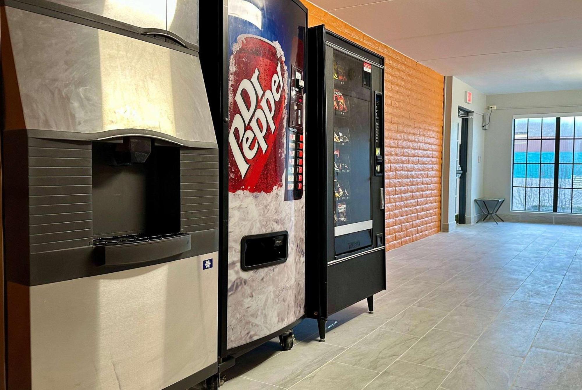 La Quinta Inn By Wyndham Huntsville Research Park Εξωτερικό φωτογραφία