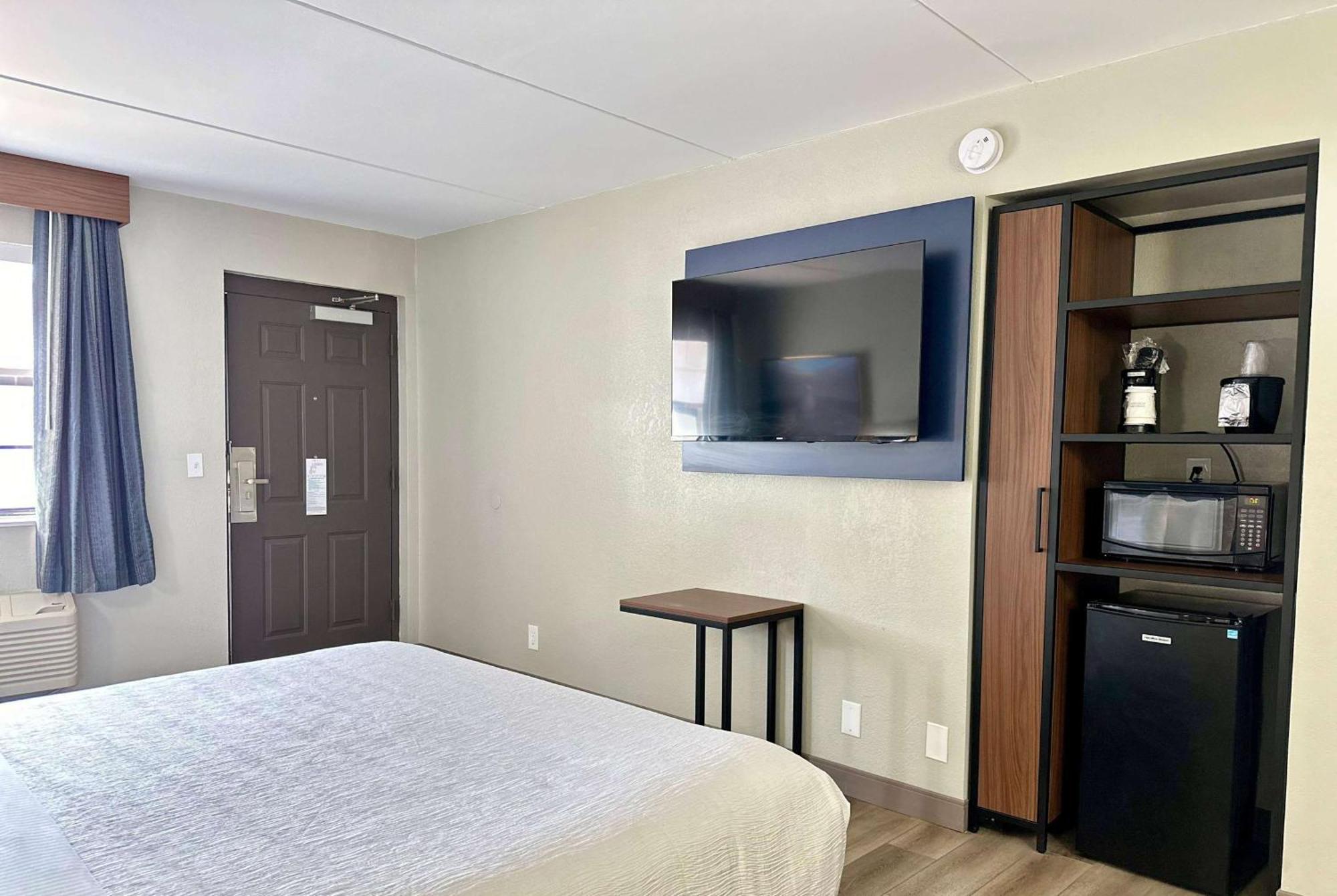 La Quinta Inn By Wyndham Huntsville Research Park Εξωτερικό φωτογραφία