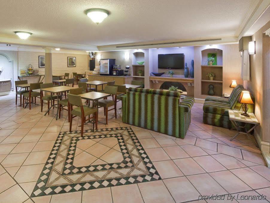 La Quinta Inn By Wyndham Huntsville Research Park Εξωτερικό φωτογραφία
