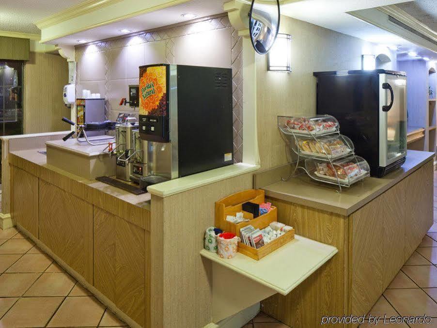 La Quinta Inn By Wyndham Huntsville Research Park Εξωτερικό φωτογραφία